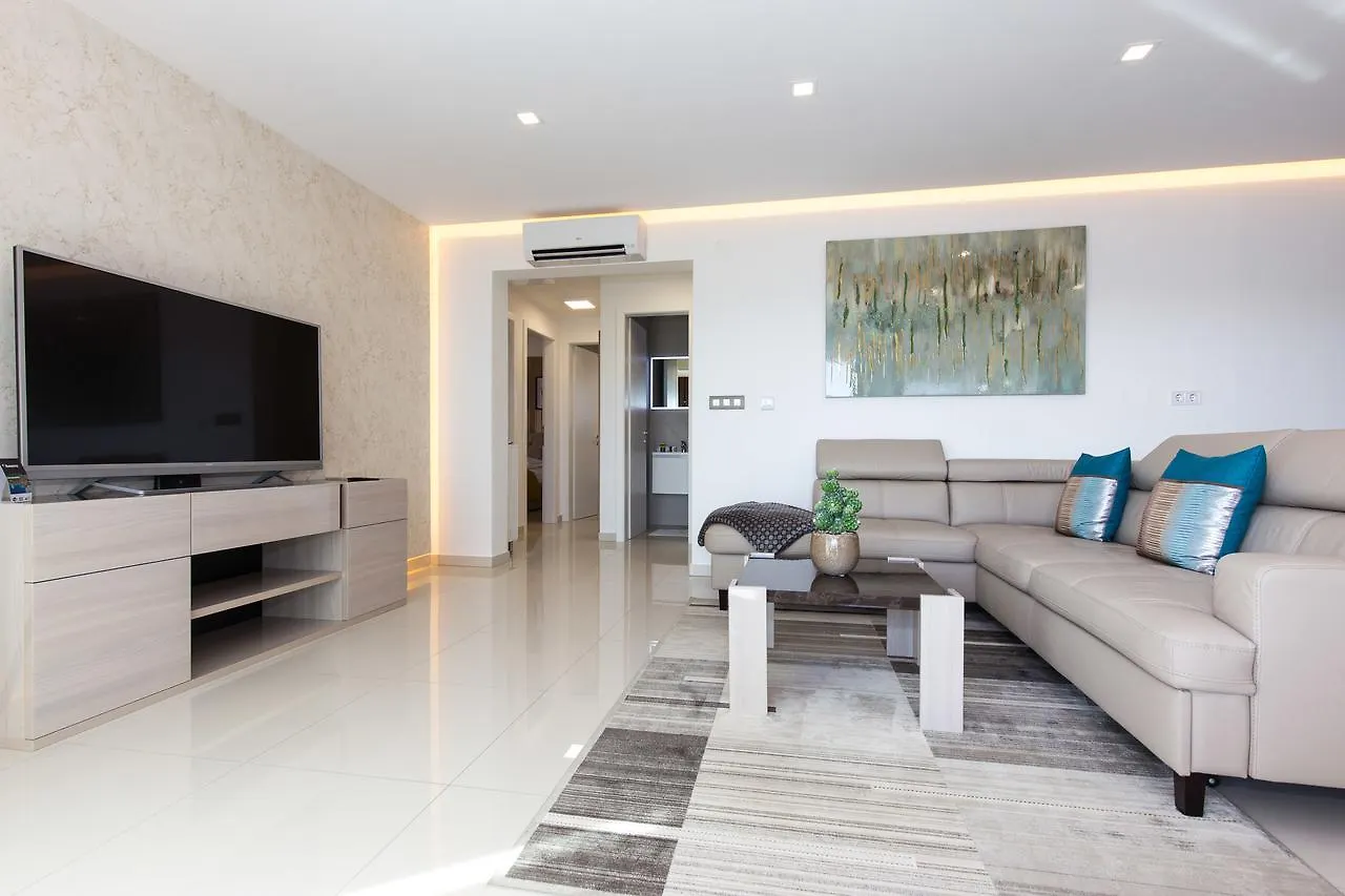 Amarru Deluxe Apartments 马林斯卡