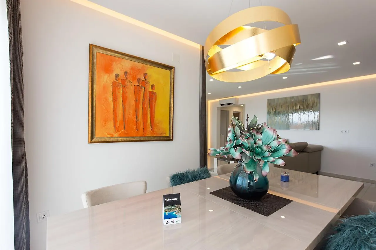 Amarru Deluxe Apartments 马林斯卡