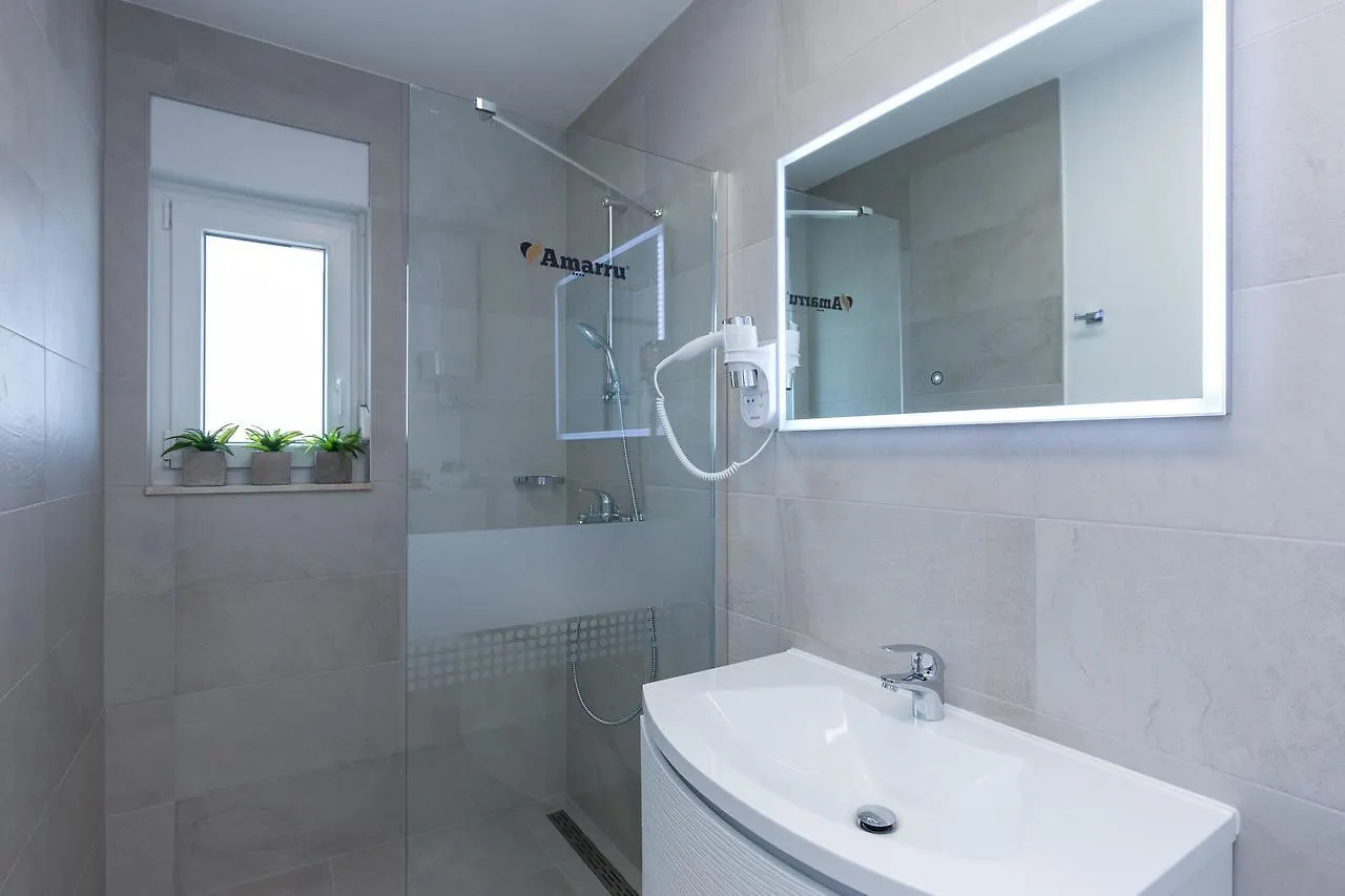 Amarru Deluxe Apartments 马林斯卡